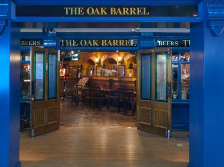 The front of the oak barrel pub