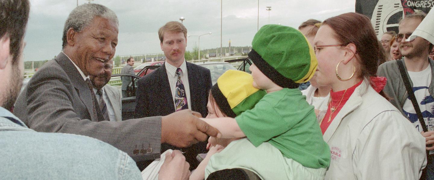 Helsinki Vantaan Kuuluisat Vieraat Nelson Mandela 1992 Finavia